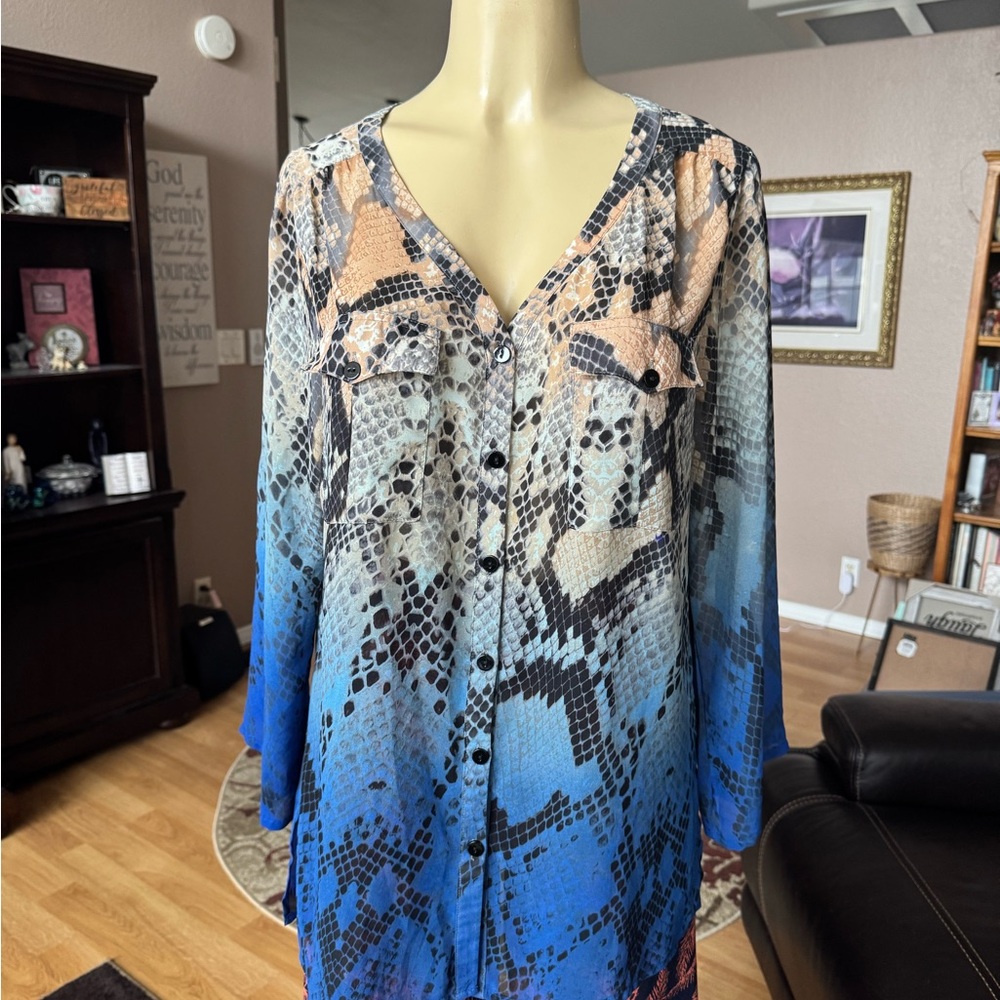 Mushka by Sienna Rose, Inc sheer snakeskin print Vneck blouse-size L